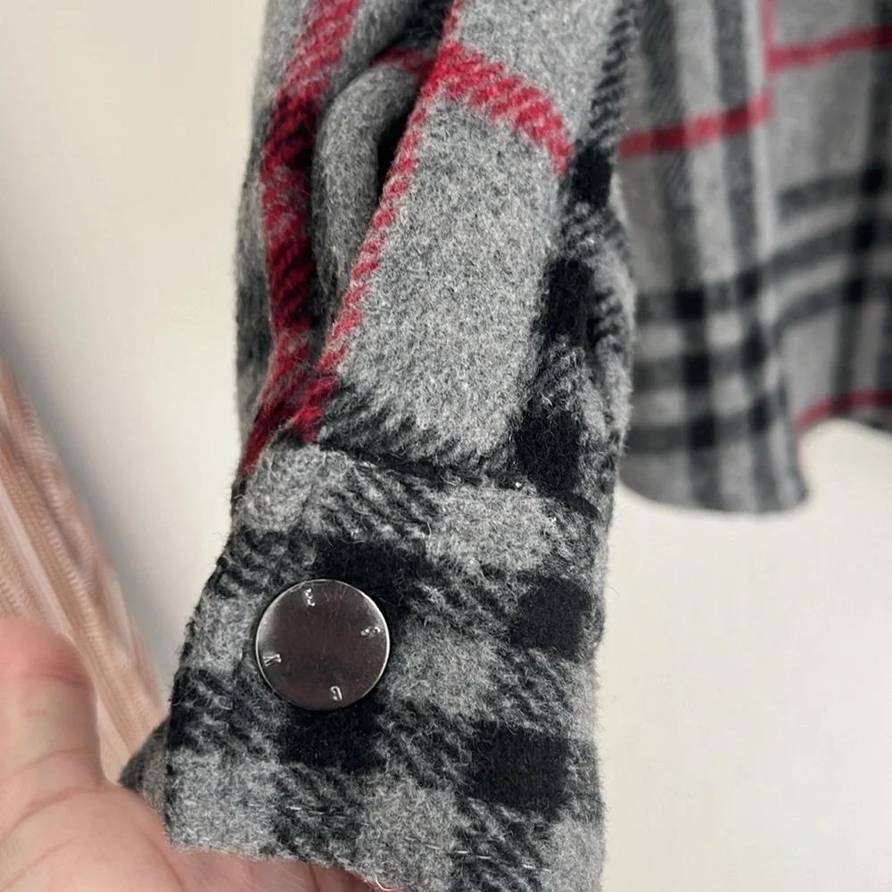 WESC Flannel Jacket Plaid Snap Buttons Size Large